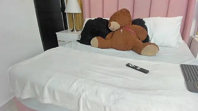 xXxSamantha   online show from March 6, 9:10 pm