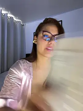 Pretty  Milf online show from June 28, 5:19 pm