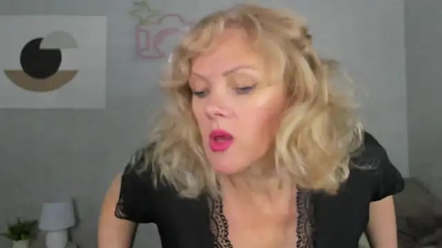 Victoria Nelson online show from June 28, 1:01 am