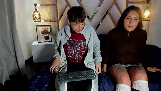 miaanddemian online show from January 16, 1:40 pm