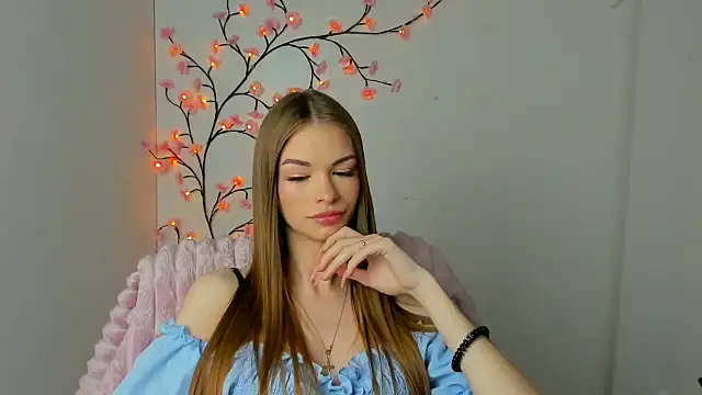 Lina Loveuu online show from May 1, 11:46 am