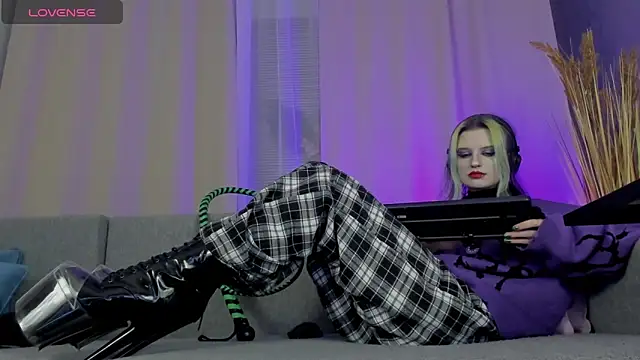 ToxicKittyy online show from March 12, 9:39 pm