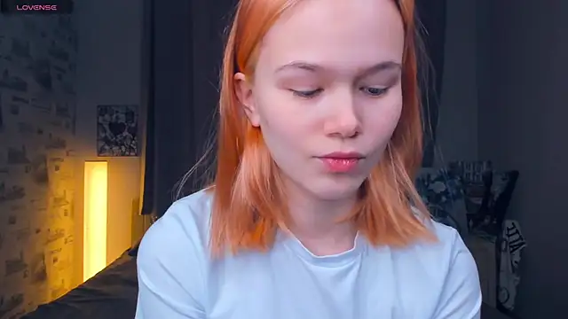 OwlLynn online show from February 12, 8:49 am