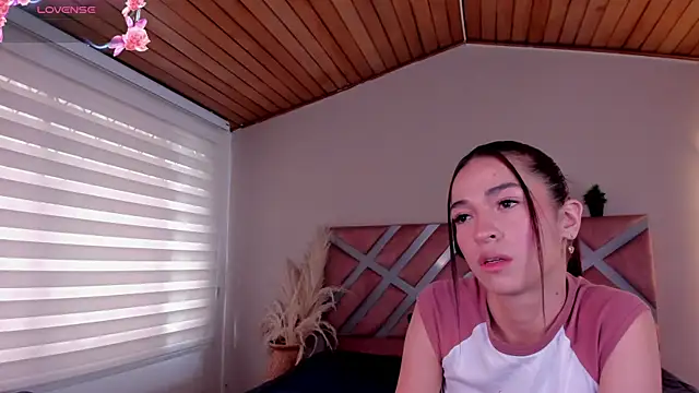 ella  olmos online show from June 26, 2:07 pm