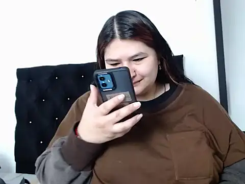 LauraHorny69 online show from February 13, 1:02 pm