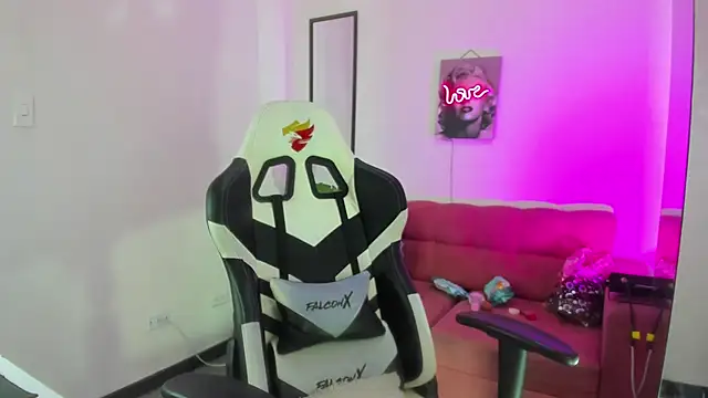 Xiomara as online show from March 19, 1:15 pm