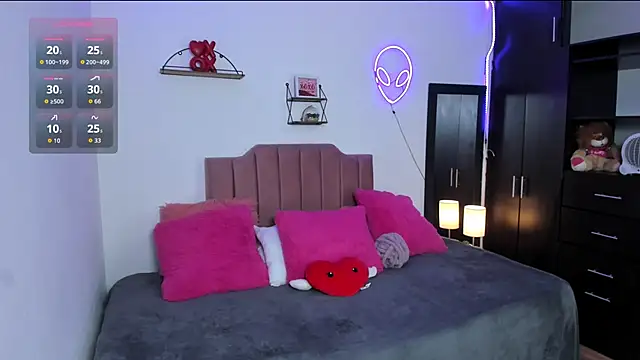 Nina curves online show from March 10, 3:21 am