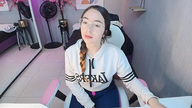 Veronica miiller online show from February 3, 7:18 pm