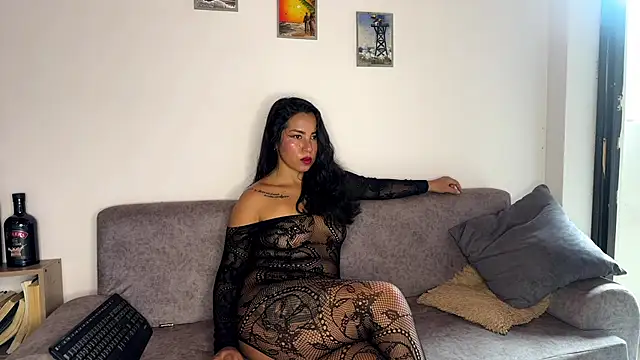 selenaln online show from August 3, 3:07 pm