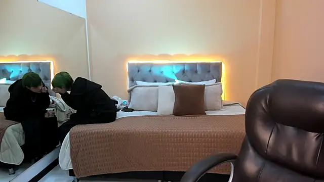 Bela Craxkerr online show from February 23, 12:15 pm