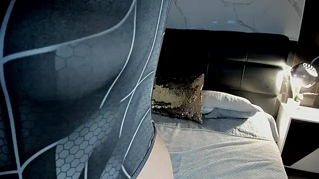 KomiCatt online show from February 16, 11:43 am