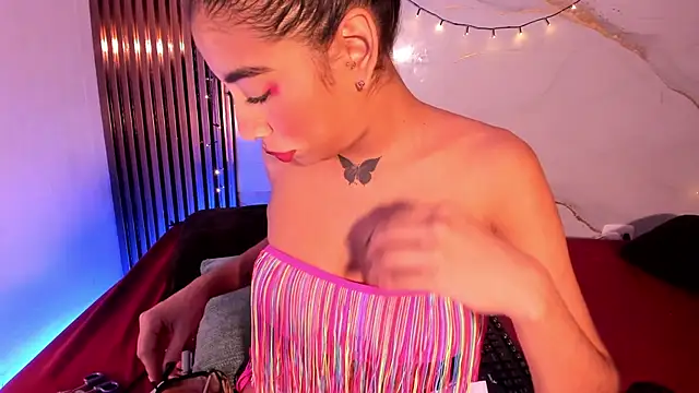 Scarlet Vixen  online show from July 31, 12:50 pm