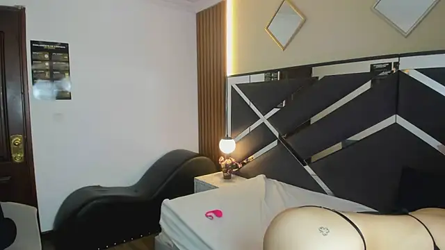 Ambarross  online show from March 15, 3:03 pm