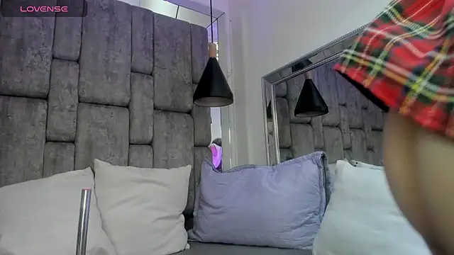 JenniQ69 online show from June 25, 6:53 pm