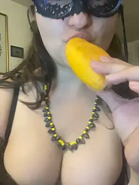 Leonoraaa online show from March 28, 2:00 am