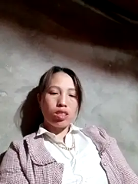 Gummiesu online show from February 18, 10:42 pm