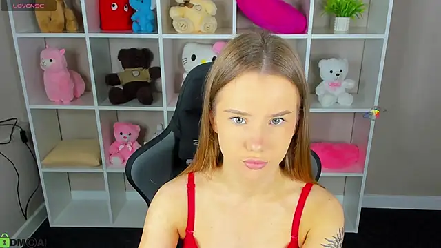 Nicole Vasquez online show from June 30, 1:05 am
