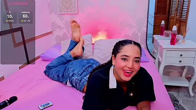 Emma Thompssonn online show from August 1, 1:35 pm