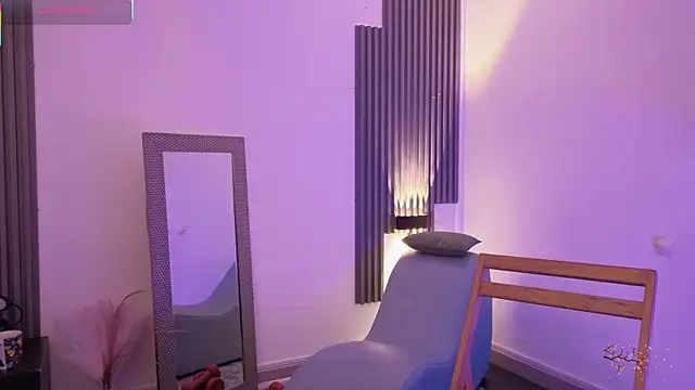 fransheskarossi online show from March 1, 12:05 pm