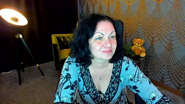 IrissMoon online show from June 12, 3:03 am