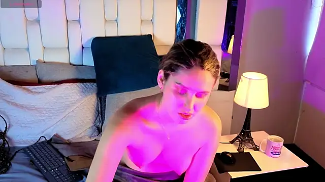 AmaliaMartinez77 online show from August 1, 2:19 pm