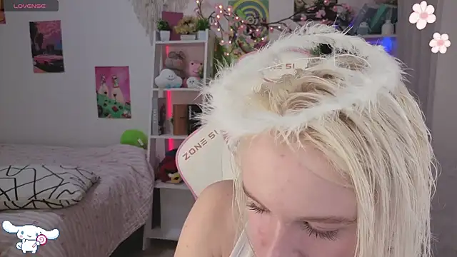 Mia WaterFall online show from July 27, 3:36 am