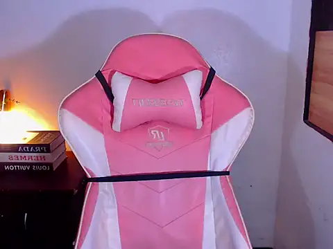 SeducingMonica online show from February 9, 9:50 pm