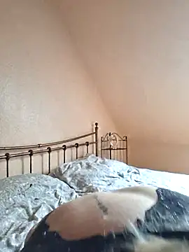 MaskedQueen77 online show from June 12, 5:10 pm