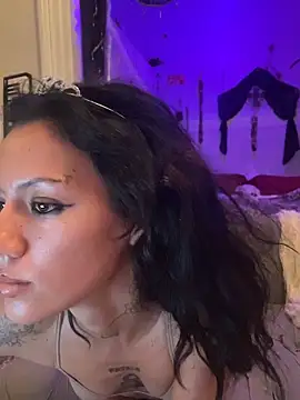 luxxlola online show from June 12, 12:29 am