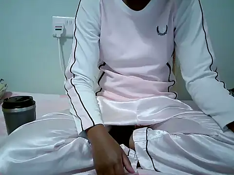 Oyeiyyy online show from March 4, 9:27 am