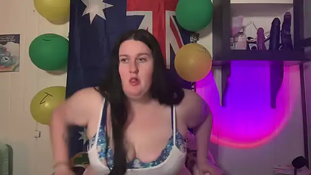 xopeachybaby online show from June 27, 9:10 am