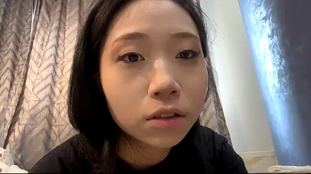 SweetMiaXO online show from April 30, 1:55 am