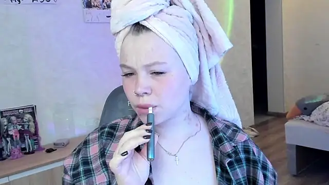 Lulu Di online show from June 18, 8:47 pm