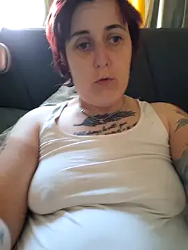 Tiara XOX online show from April 28, 4:33 pm