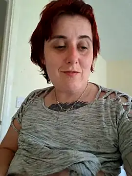 Tiara XOX online show from April 29, 4:42 pm
