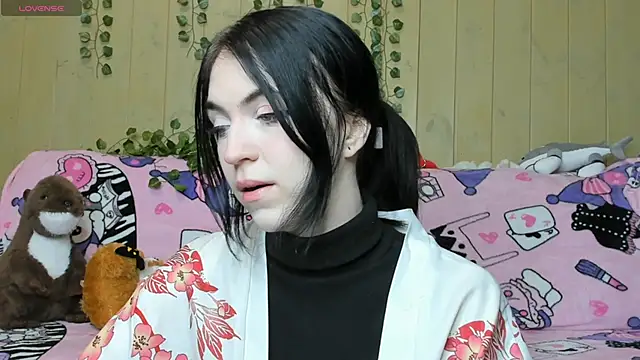 reze daisies online show from April 22, 6:10 am