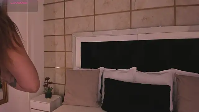 Crystal Rose   online show from July 29, 4:56 am