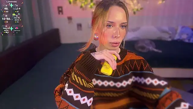 DellaCampbell online show from July 11, 5:02 pm