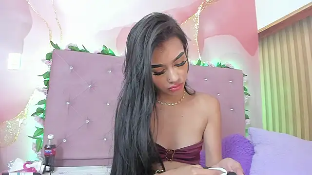 Melanie  Evans online show from May 2, 11:02 am