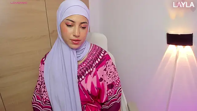 LAY LA  online show from February 11, 3:35 pm