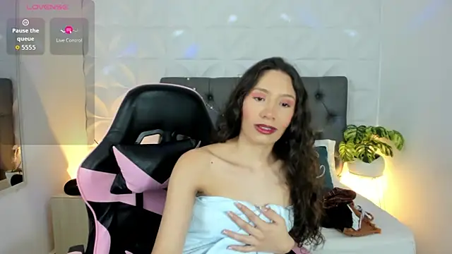 valeryn  rosse online show from May 1, 2:26 am