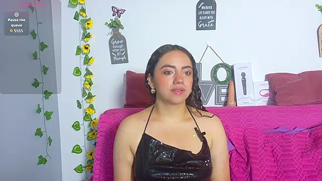 emiily curly online show from August 3, 11:05 am