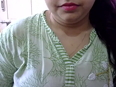 Cute Aliyaa online show from April 28, 9:35 am