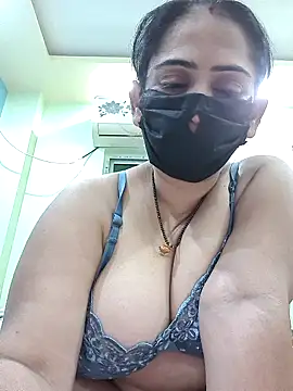 diyam4002 online show from March 11, 3:36 pm