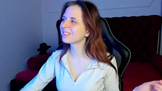 FreyaVey online show from March 11, 5:26 pm