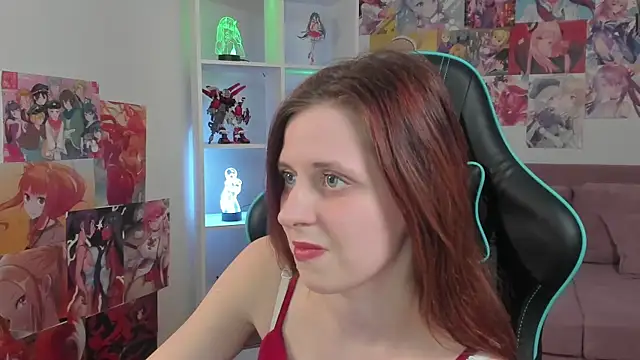 FreyaVey online show from March 13, 5:14 pm