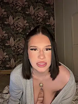 leannabbyy online show from March 13, 8:10 pm