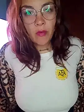 kuramaqueen online show from July 5, 6:30 am