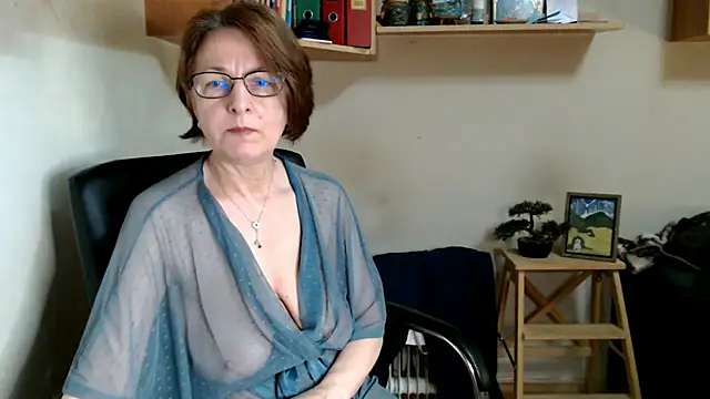 katemodel online show from July 8, 7:32 am