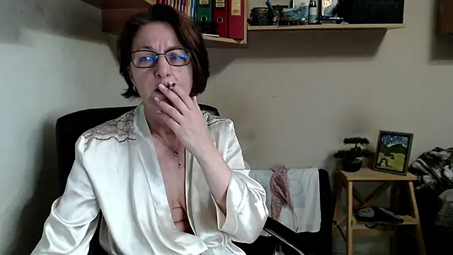 katemodel online show from June 24, 6:34 am